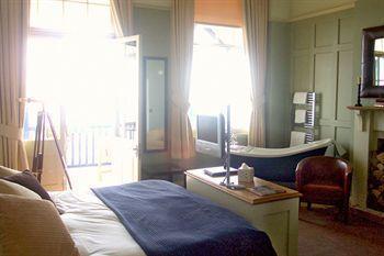 Royal Hotel Deal