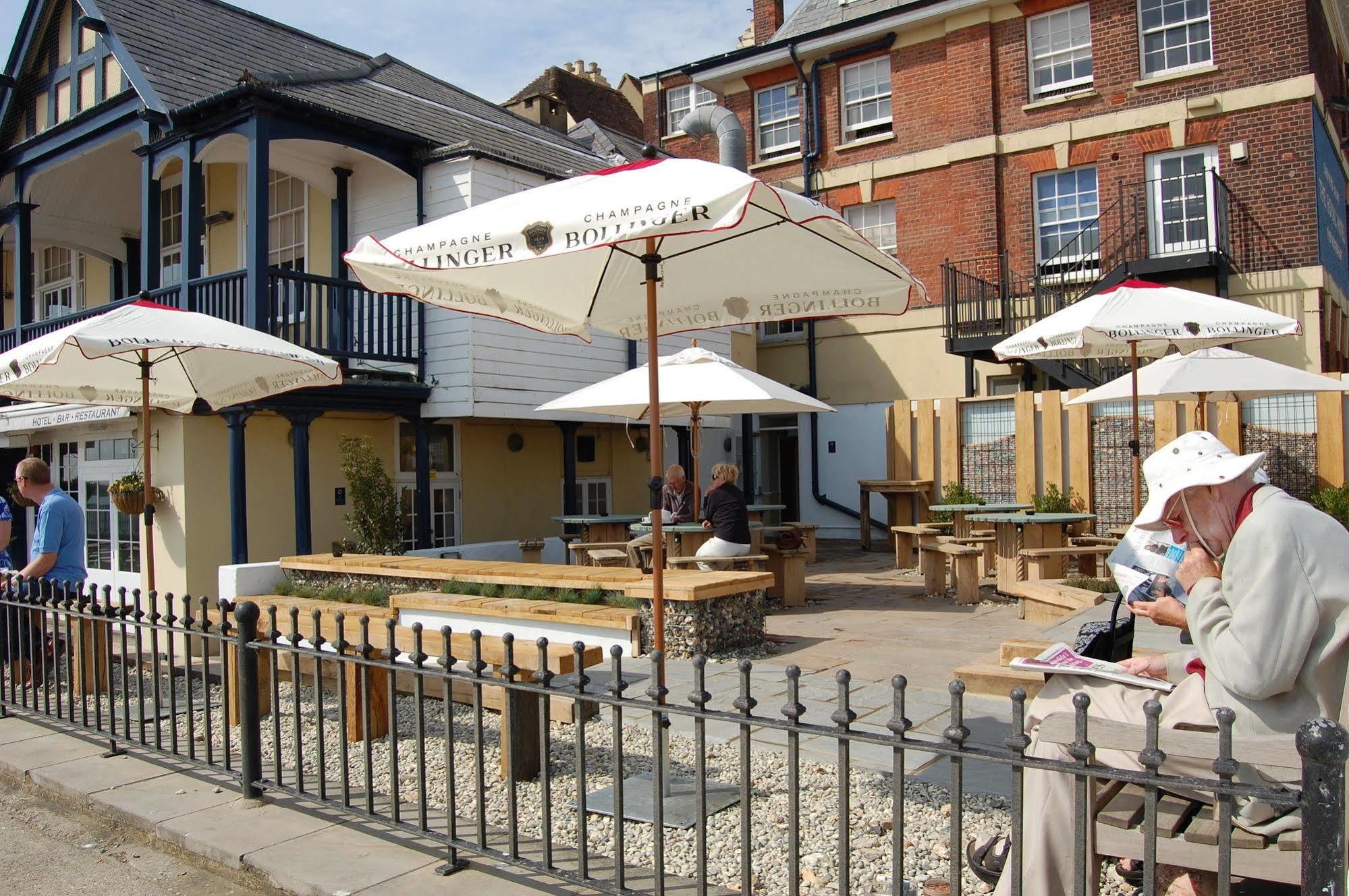 Royal Hotel Deal